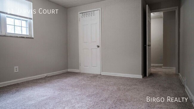 Building Photo - Move in special! First month free rent!