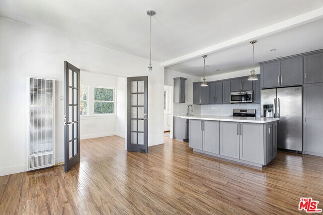 Building Photo - 1404 Maltman Ave