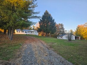 Building Photo - 559 Robert Kelly Rd