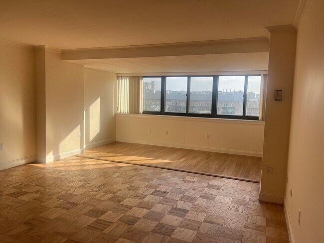 Building Photo - 9 Hawthorne Pl