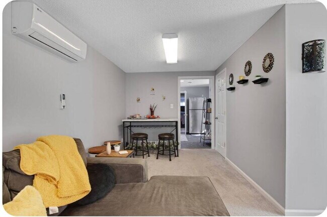 Building Photo - Furnished 1-Bedroom Apartment with Private Entrance and Free Laundry