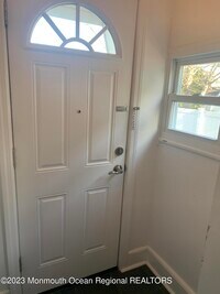 Building Photo - 609 3rd Ave