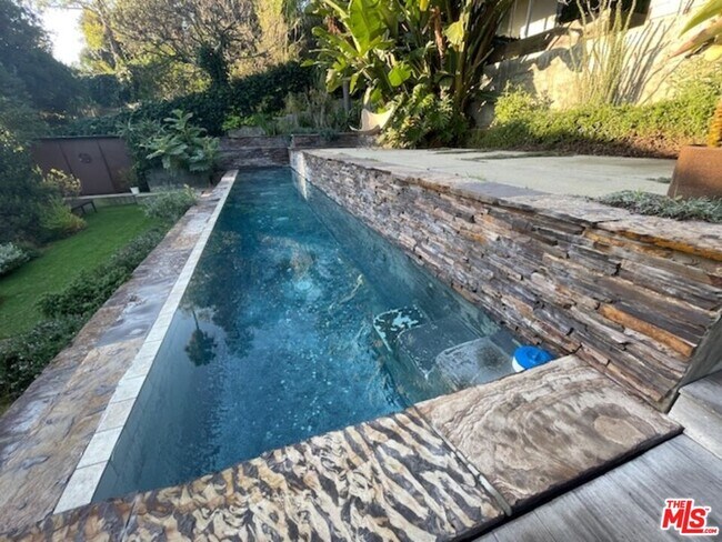 Building Photo - 2345 Kenilworth Ave