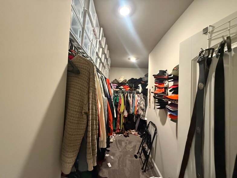 Building Photo - 121 Wild Hickory Cir