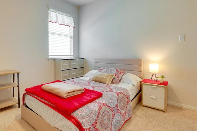 Building Photo - 145 Greenbelt Reservoir Pass