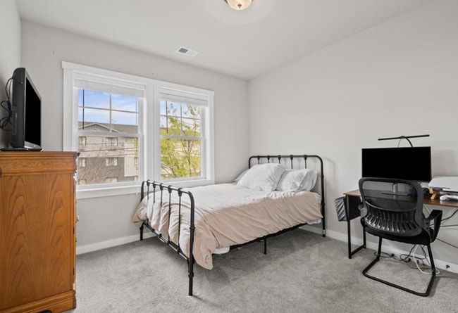 Building Photo - 2 Bed 2 Bath Condo for Rent in Norfolk!