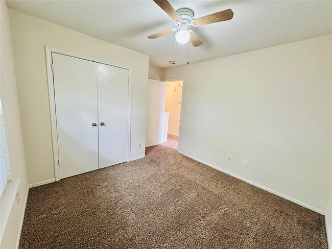 Building Photo - 1600 Primrose Trail