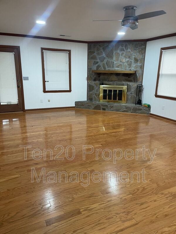Building Photo - 1340 Blanchfield Dr