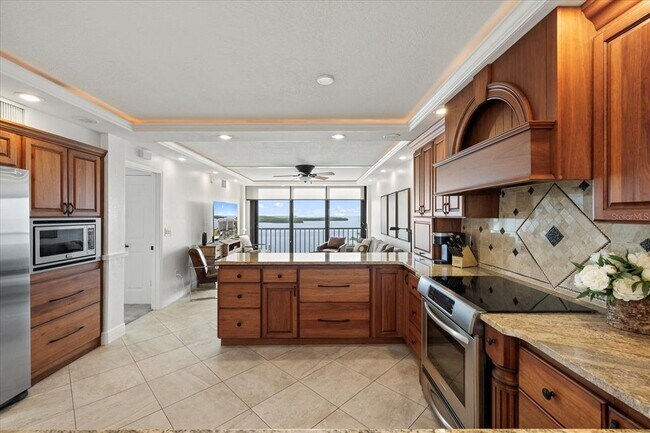 Building Photo - 4550 Bay Blvd