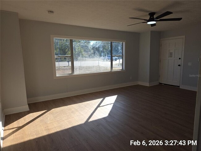 Building Photo - 604 E College Ave