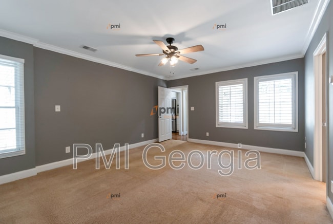 Building Photo - 2221 Melante Dr NE