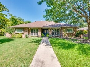 Building Photo - 3220 Nottingham Dr