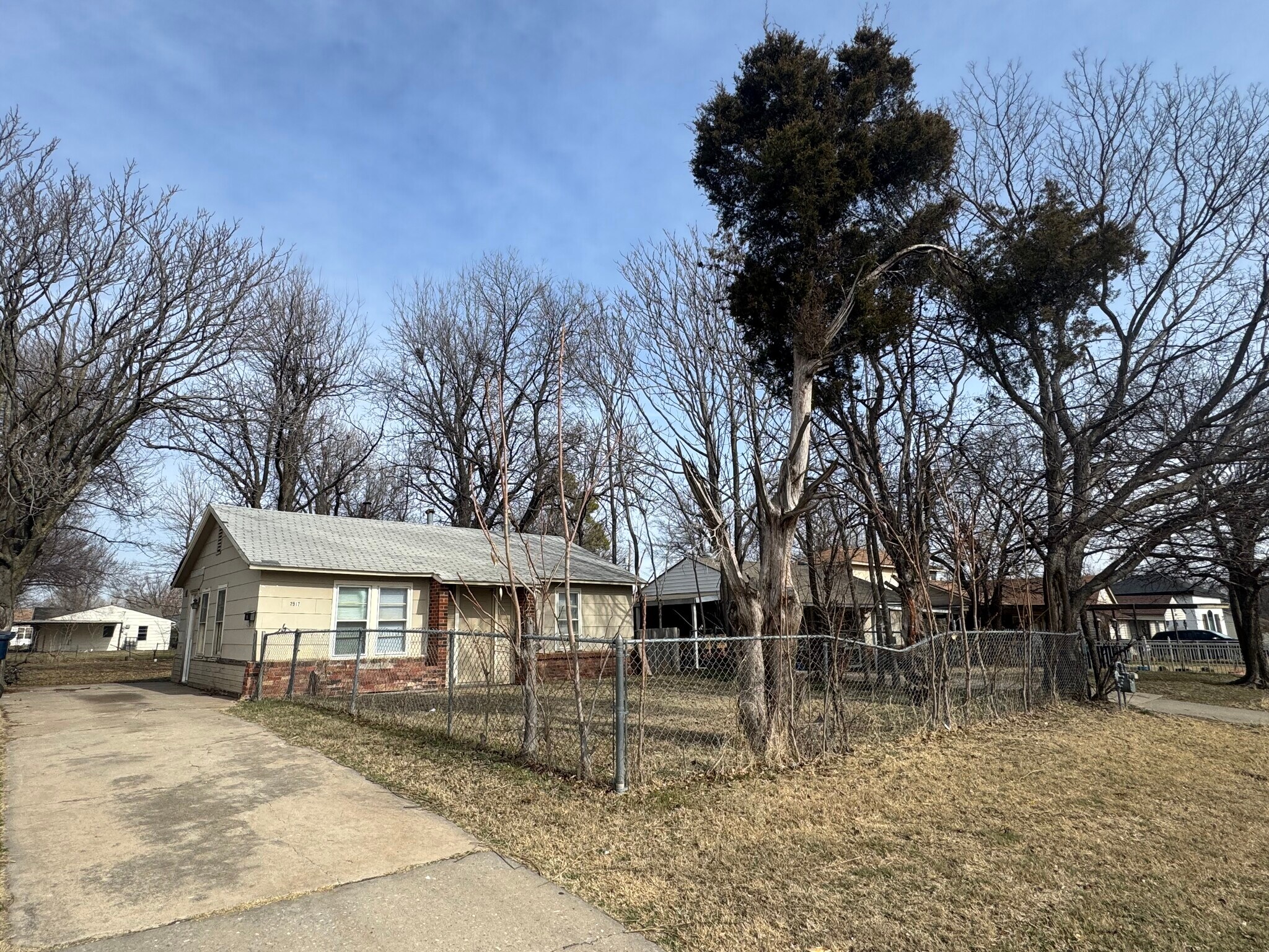 Building Photo - 2517 SW 42nd St