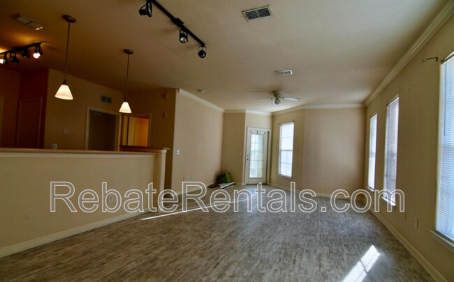Building Photo - 8290 Gate Pkwy W