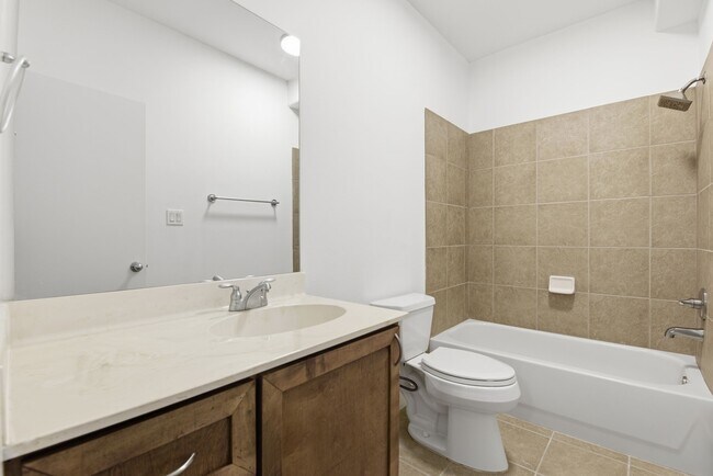 Building Photo - 2028 Tuam St