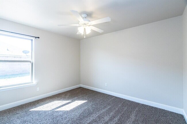 Building Photo - Beautiful open 4/2/2 in Frenship School Di...