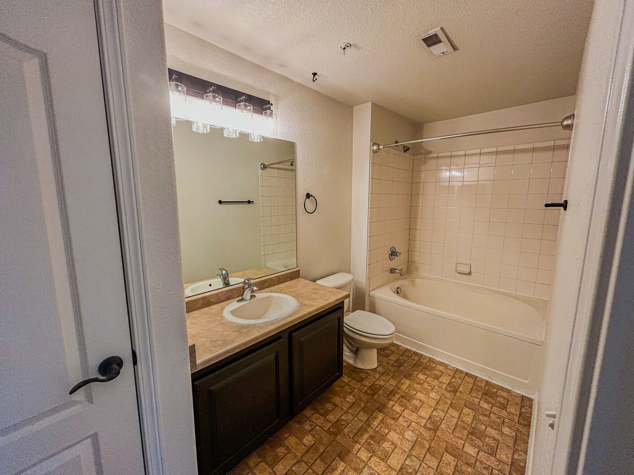 Second level bathroom - 5378 Palomino Ranch Pt