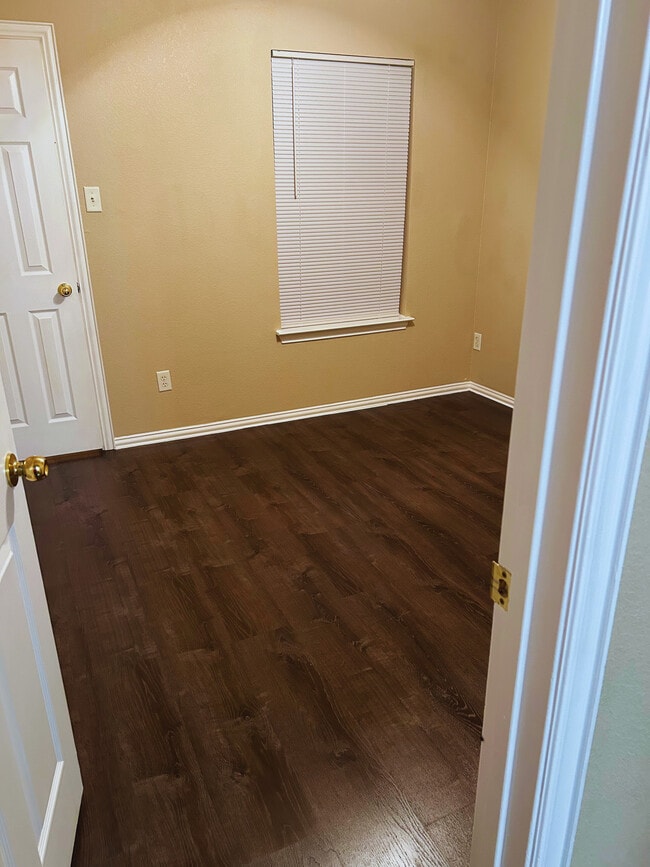 Building Photo - 1008 Turkey Creek Ct
