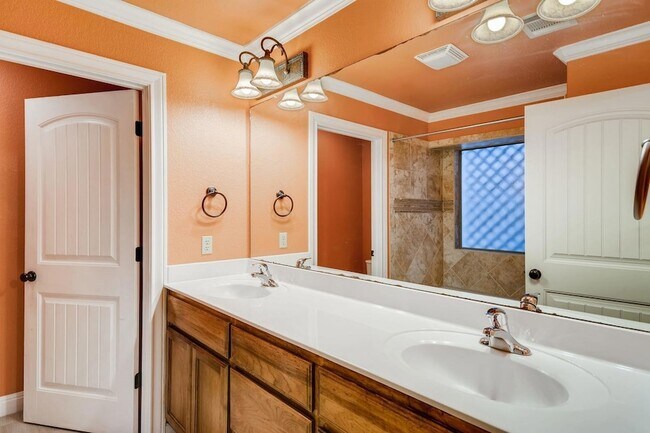 Building Photo - 300 Venture Blvd S