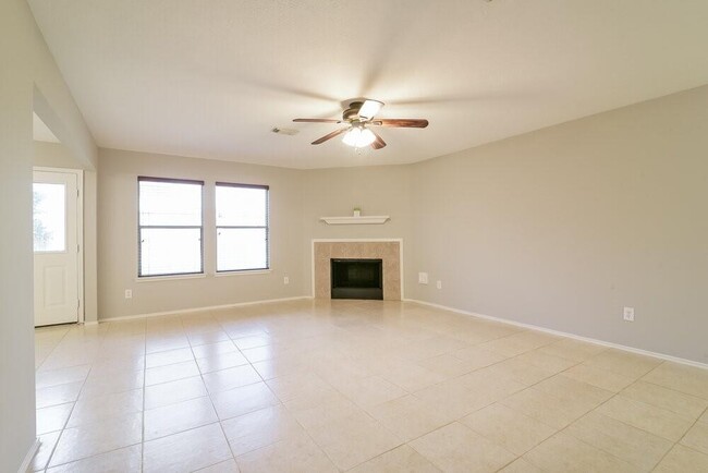 Building Photo - 11811 Sunny Stream Dr