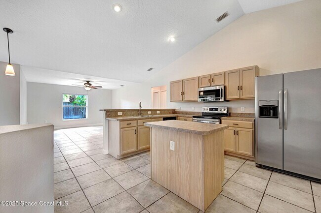 Building Photo - 1135 Egret Lake Way