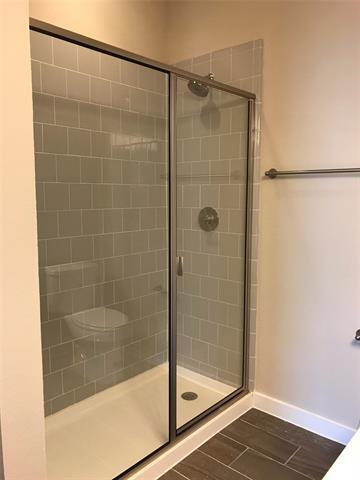 Building Photo - 906 Skyview Dr