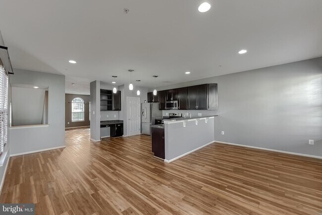 Building Photo - 45571 Catalina Ln