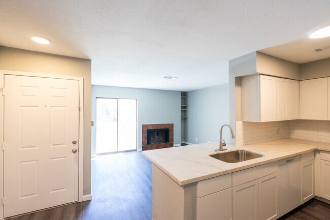 Building Photo - 2501 Gulf Fwy