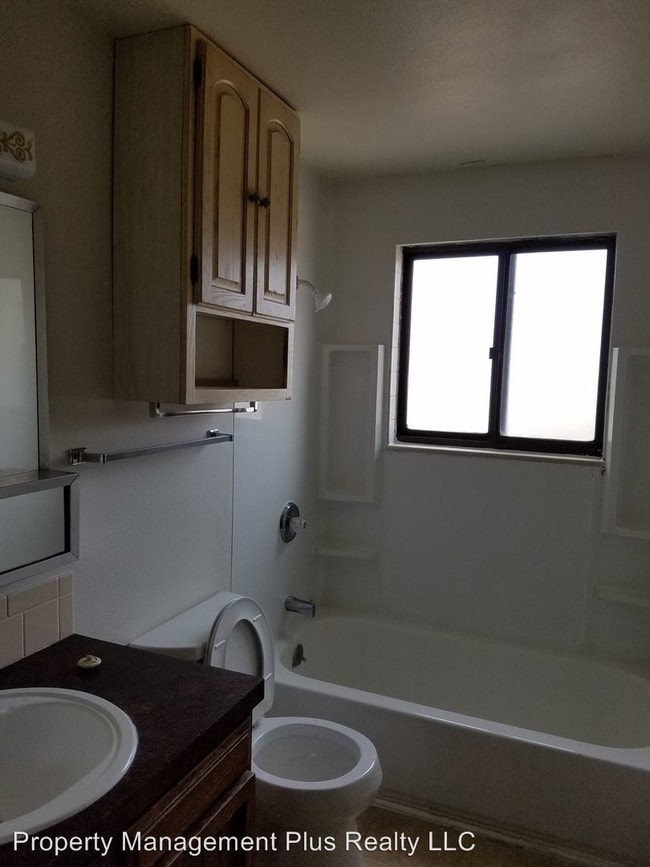 Building Photo - 1610 9th Ave