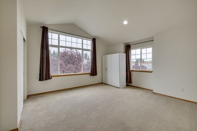 Building Photo - For Rent | $4,000/mo | Stunning 4-Bedroom ...