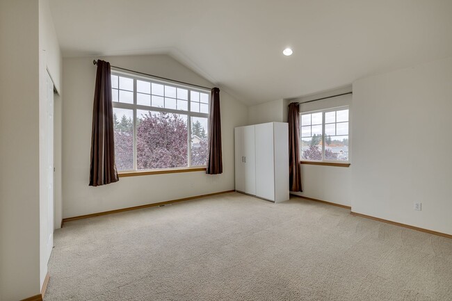 Building Photo - For Rent | Stunning 4-Bedroom Home in Brookside Estates