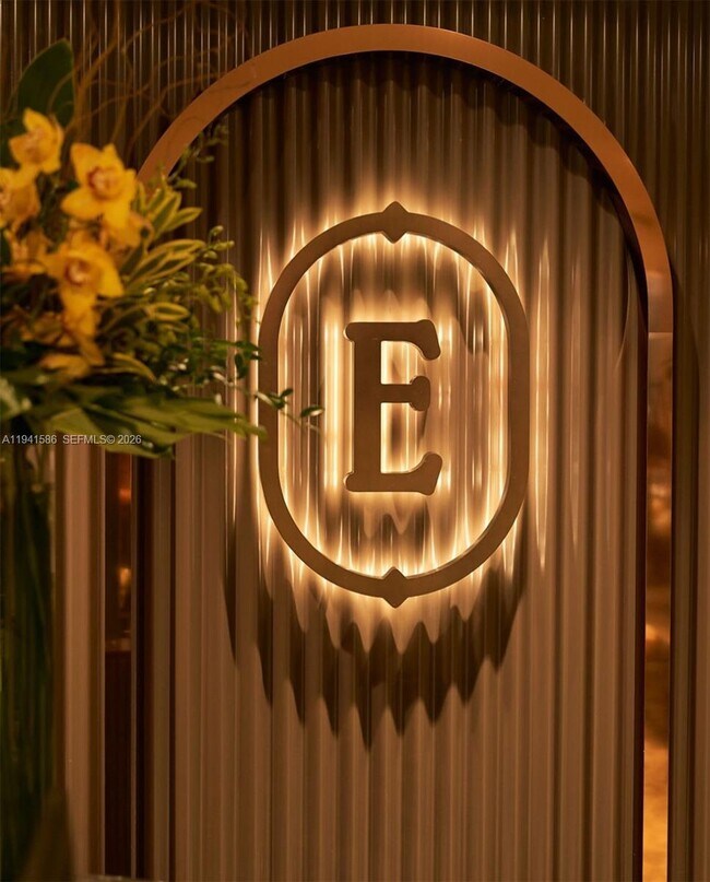 Building Photo - 398 NE 5th St