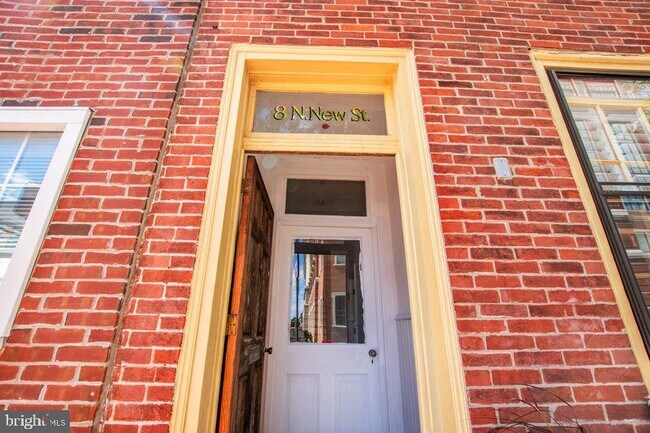 Building Photo - 8 N New St