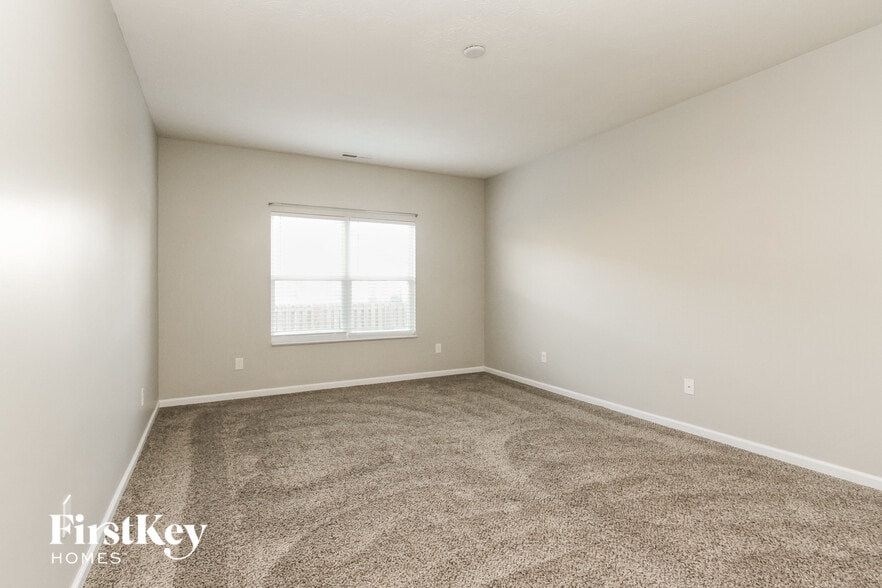 Building Photo - 821 Blue Ash Trail