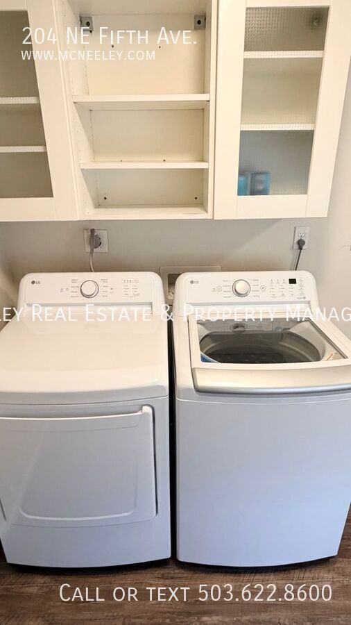 Building Photo - 204 NE Fifth Ave.-