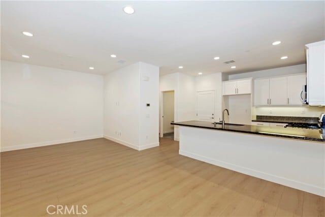 Building Photo - 568 Granite St