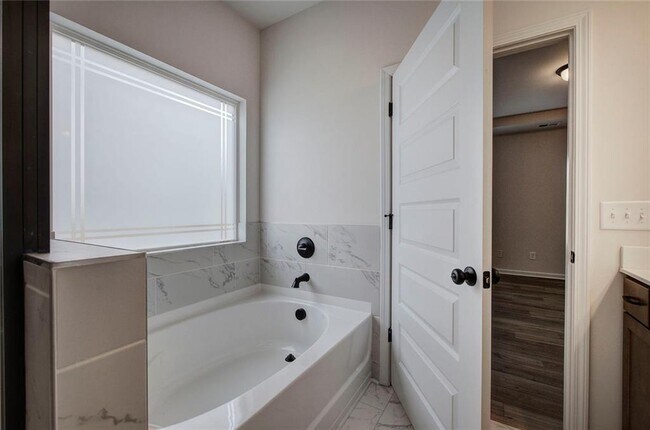 Building Photo - 503 Ozark Ln