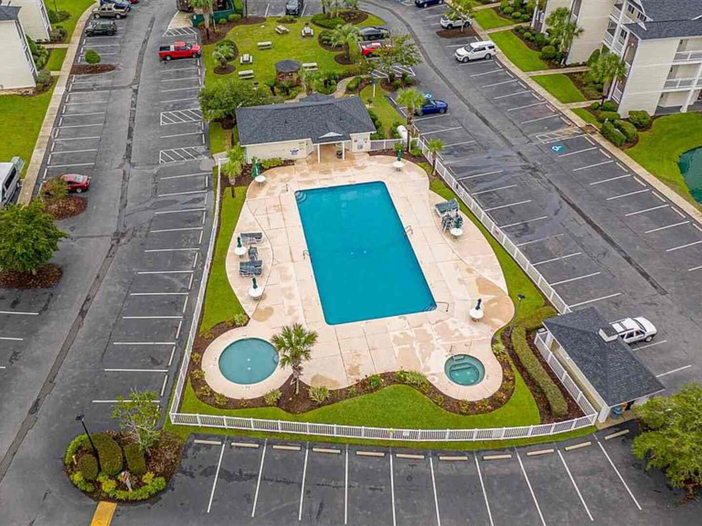 Building Photo - 1234 River Oaks Dr