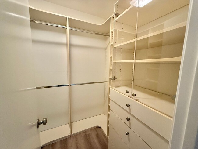 Building Photo - SAN CARLOS - Newly Remodeled 1 Bedroom Con...
