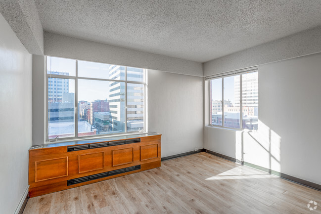 1BR, 1BA - Ridpath Club Apartments