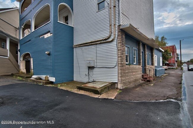 Building Photo - 401 Valley Ave