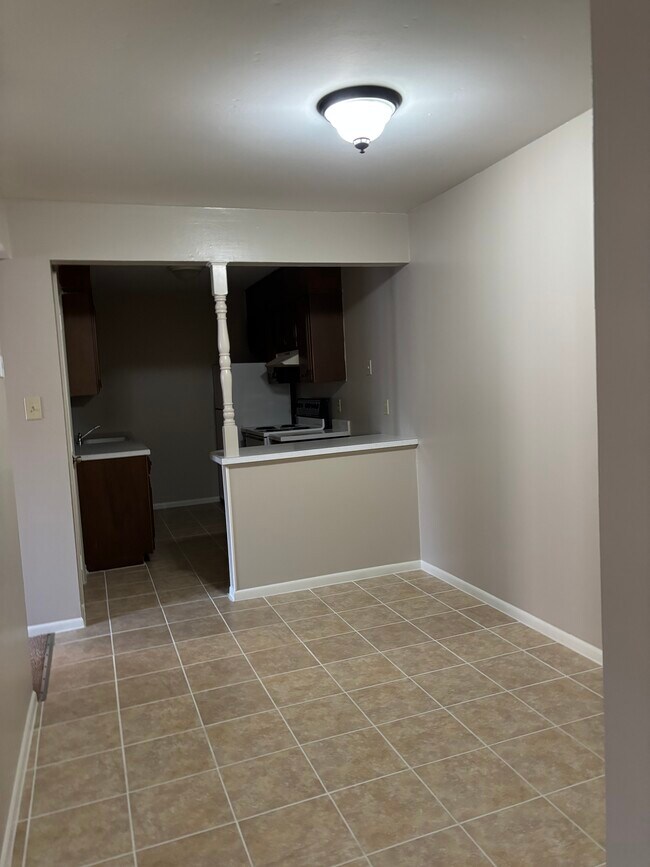 Building Photo - Granada