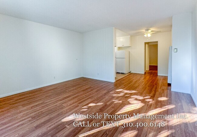 Building Photo - 1627 S Bundy Dr