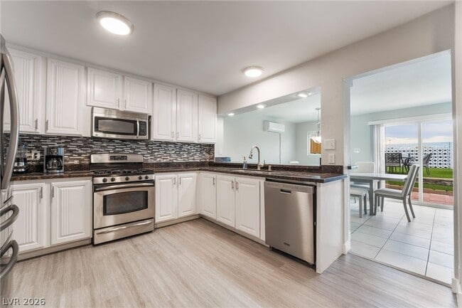 Building Photo - 3992 Chinchilla Ave