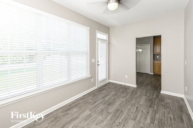 Building Photo - 10808 Peddlers Ct