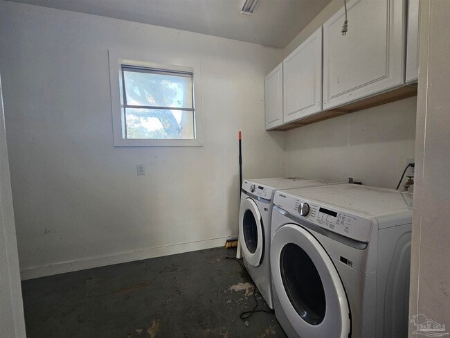 Building Photo - 5807 Aurora Ave