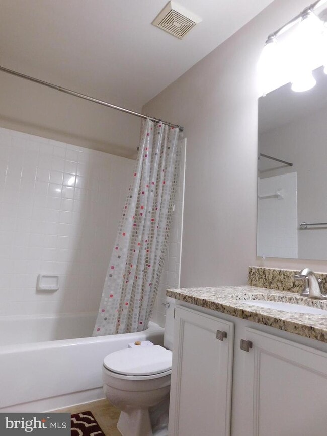 Building Photo - 8487 Springfield Oaks Dr