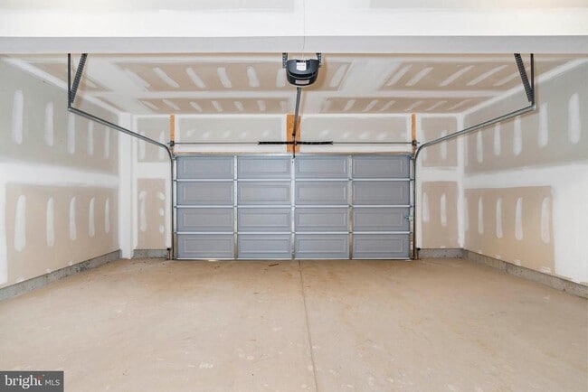 Building Photo - 982 Lorewood Grove Rd