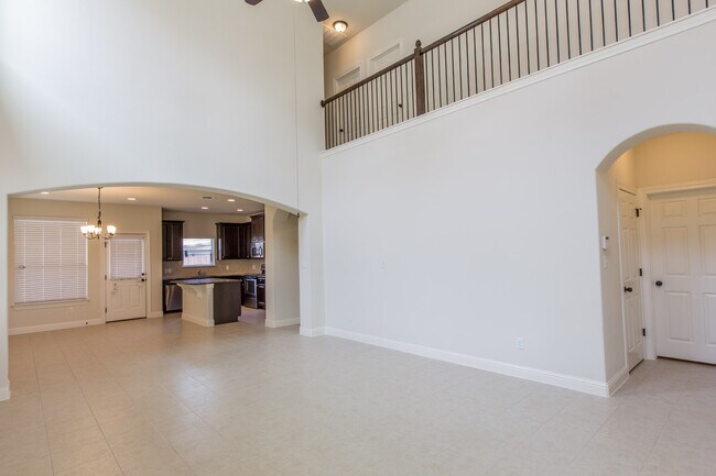 Building Photo - 16020 Travesia Way