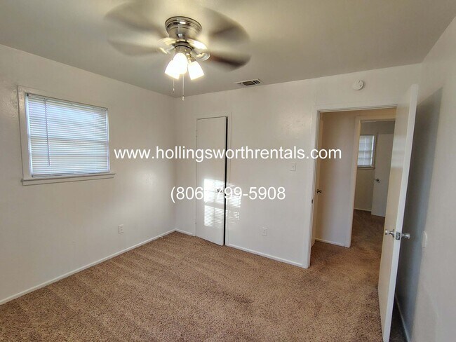 Building Photo - Cute 3 Bed 1 bath house